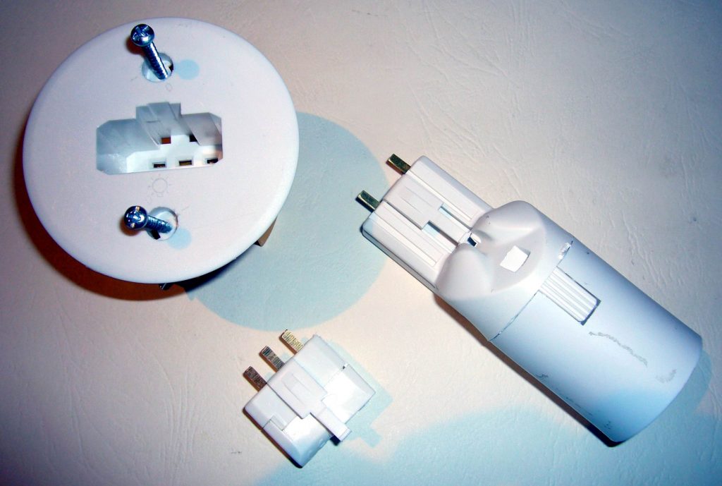 adaptateur prise américaine en france