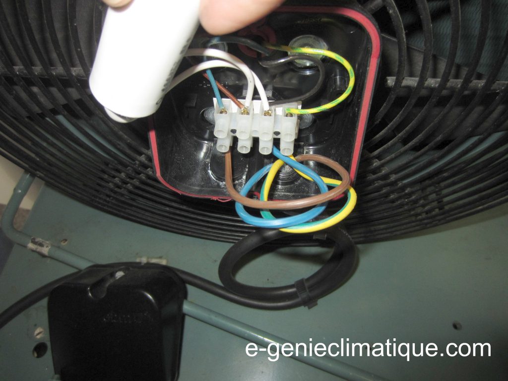 Comment brancher une prise électrique double ?